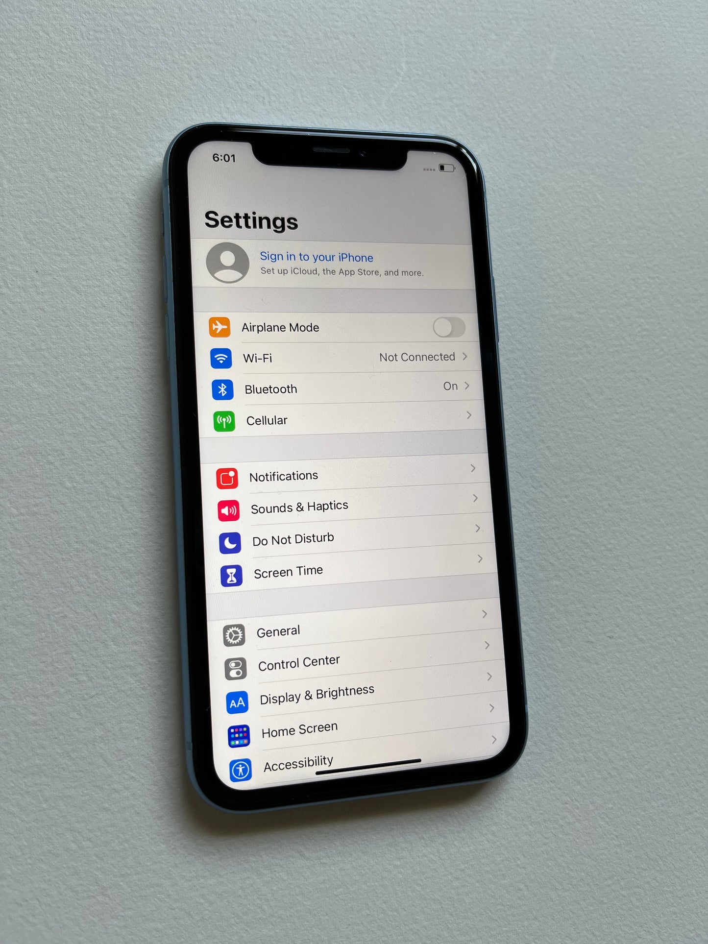 Apple iPhone XR A1984 GSM Unlocked - Good Condition (64GB)