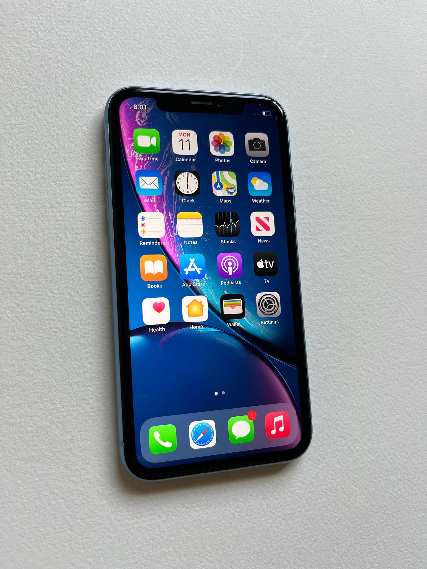 Apple iPhone XR A1984 GSM Unlocked - Good Condition (64GB)