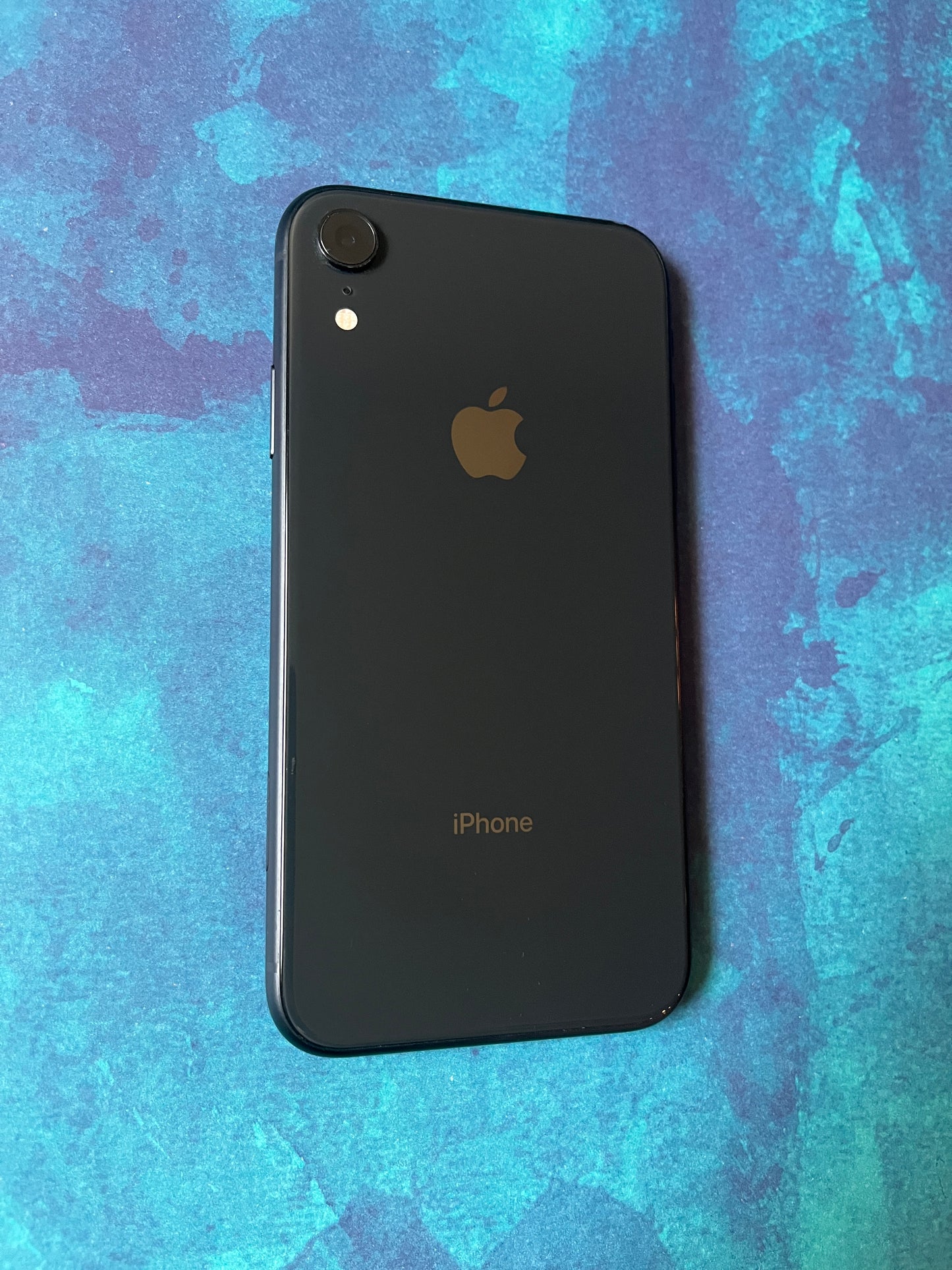 Apple iPhone XR A1984 GSM Unlocked - Good Condition (64GB)